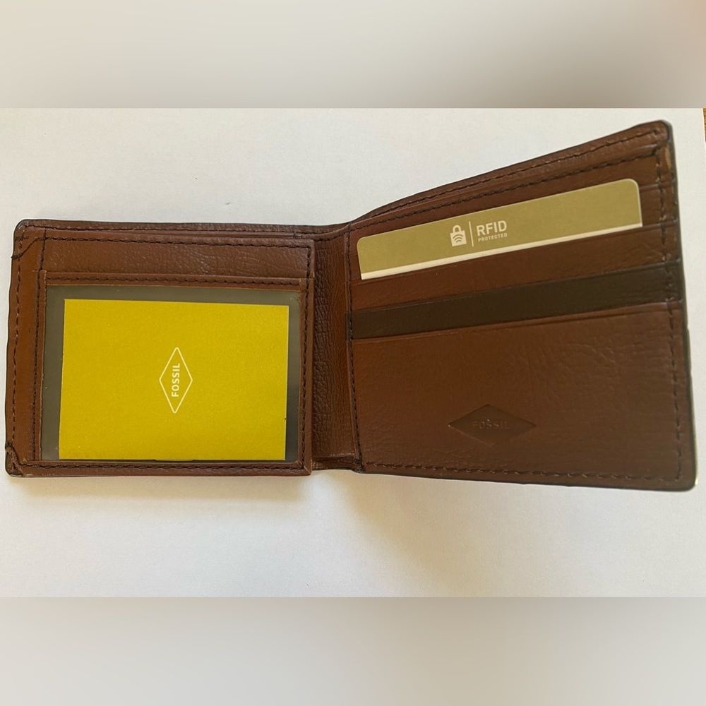 FOSSIL TRIFOLD OBO